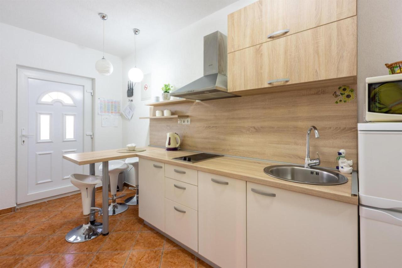 Apartments Pera Selce Exterior photo